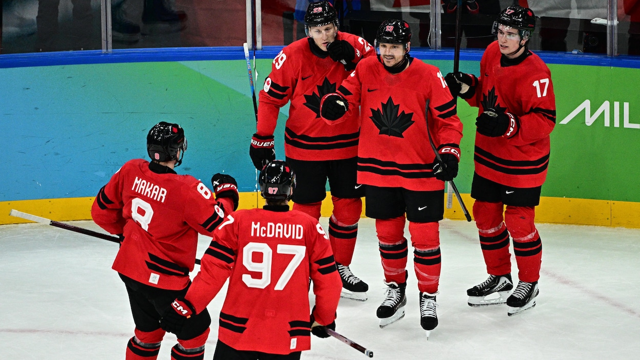 Sam Reinhart marque contre la Finlande