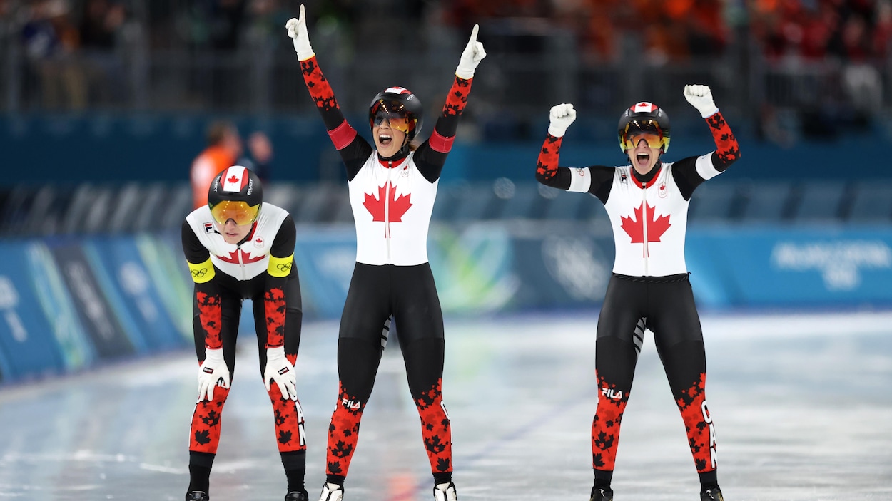 Les Canadiennes remportent la médaille d’or à la poursuite par équipe sur longue piste