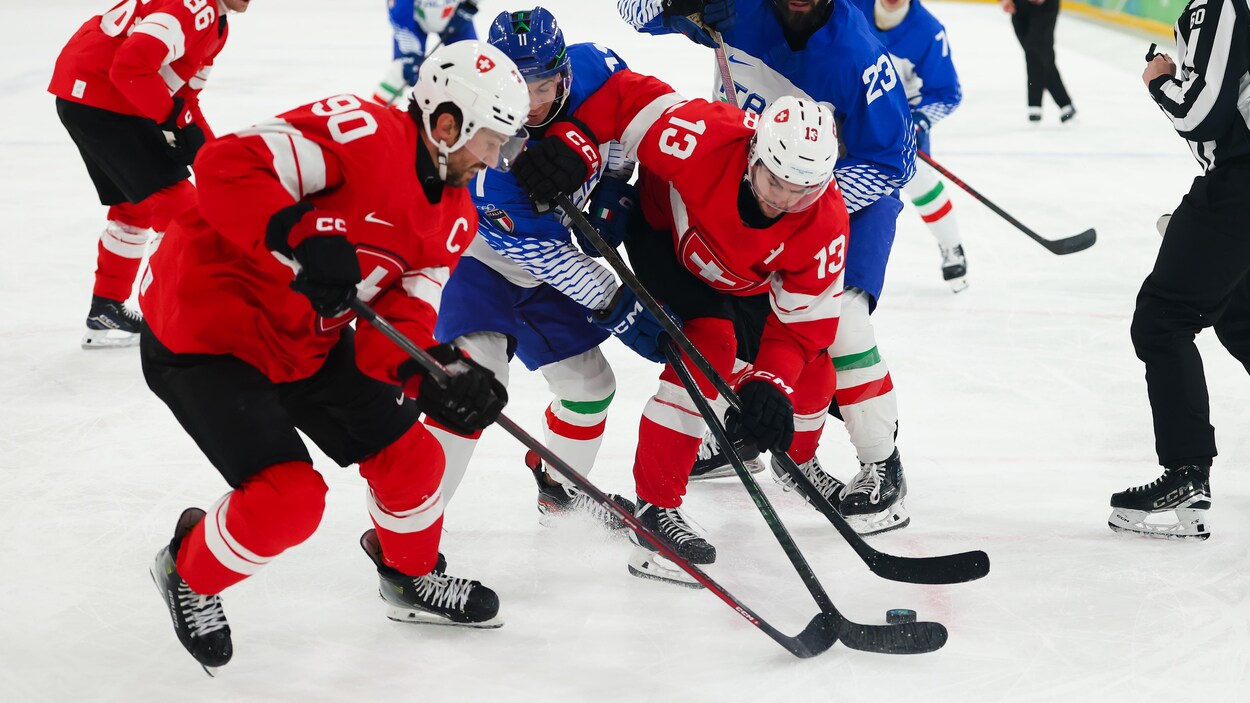 La Suisse passe en quarts de finale au hockey masculin
