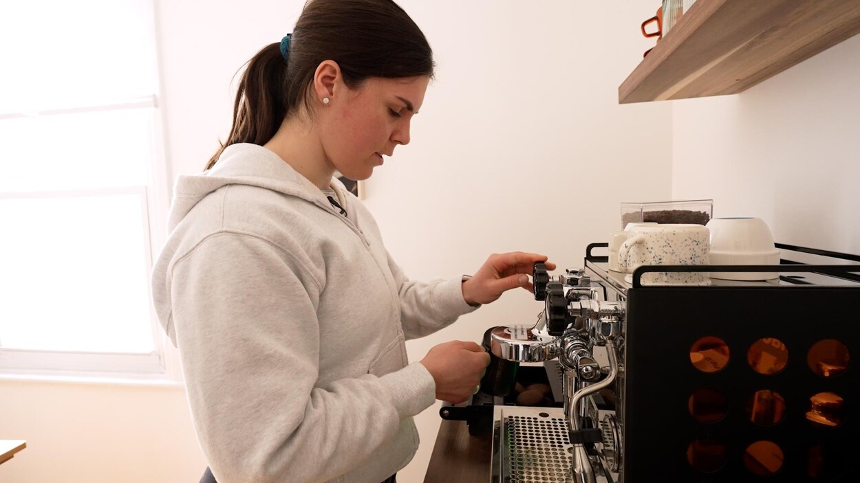 Alexandra Labelle, joueuse et barista de la Victoire de Montréal ...