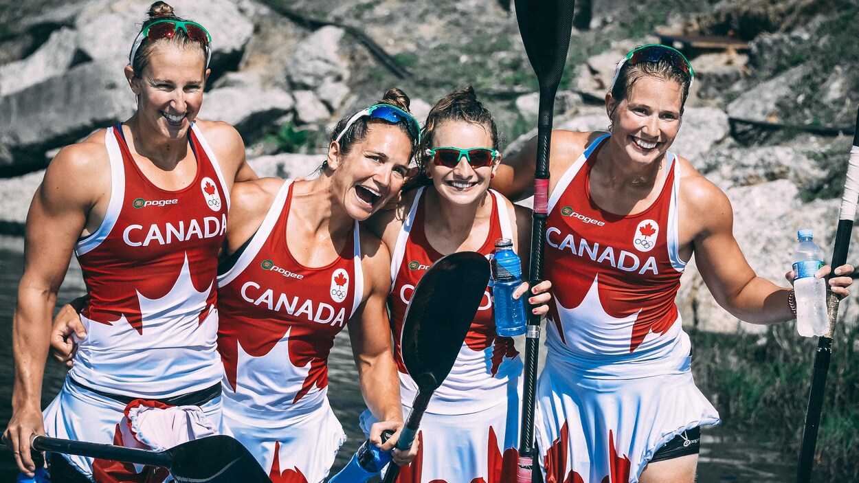 K.C. Fraser, Émilie Fournel, Andréanne Langlois et Geneviene Orton regardent la caméra en souriant. K.C. Fraser, Émilie Fournel, Andréanne Langlois et Geneviene Orton regardent la caméra en souriant.