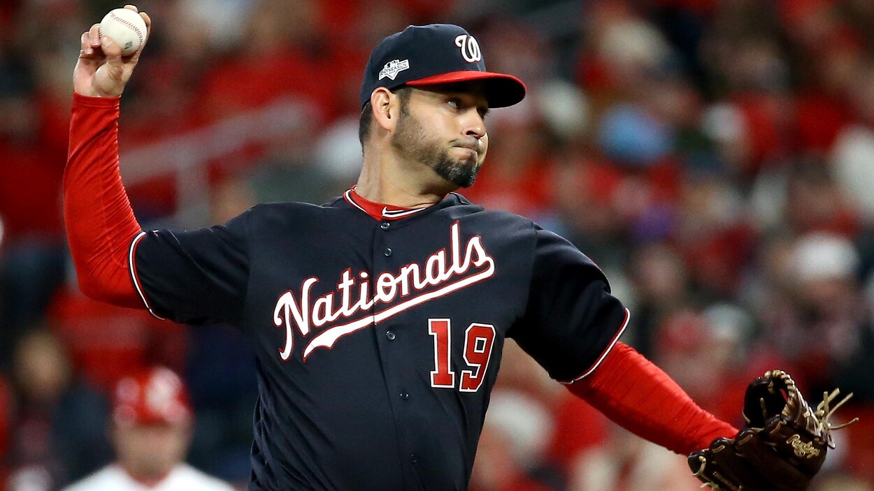 Anibal Sanchez tient la balle dans sa main droite et s'apprête à effectuer un lancer