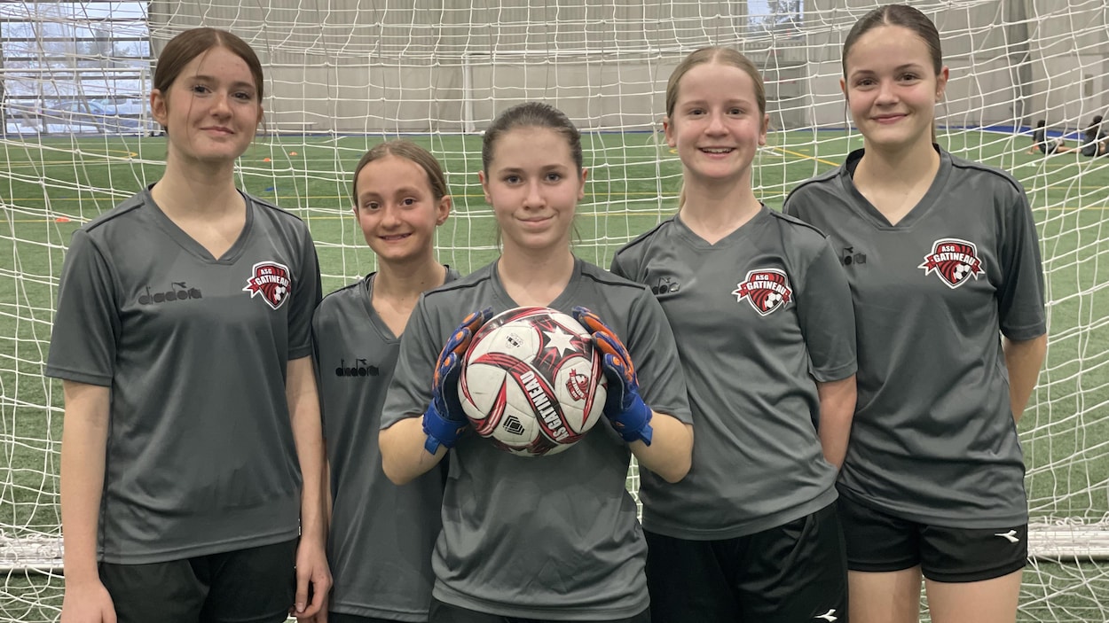 Une aventure au pays du soccer pour des joueuses de Gatineau | Radio-Canada