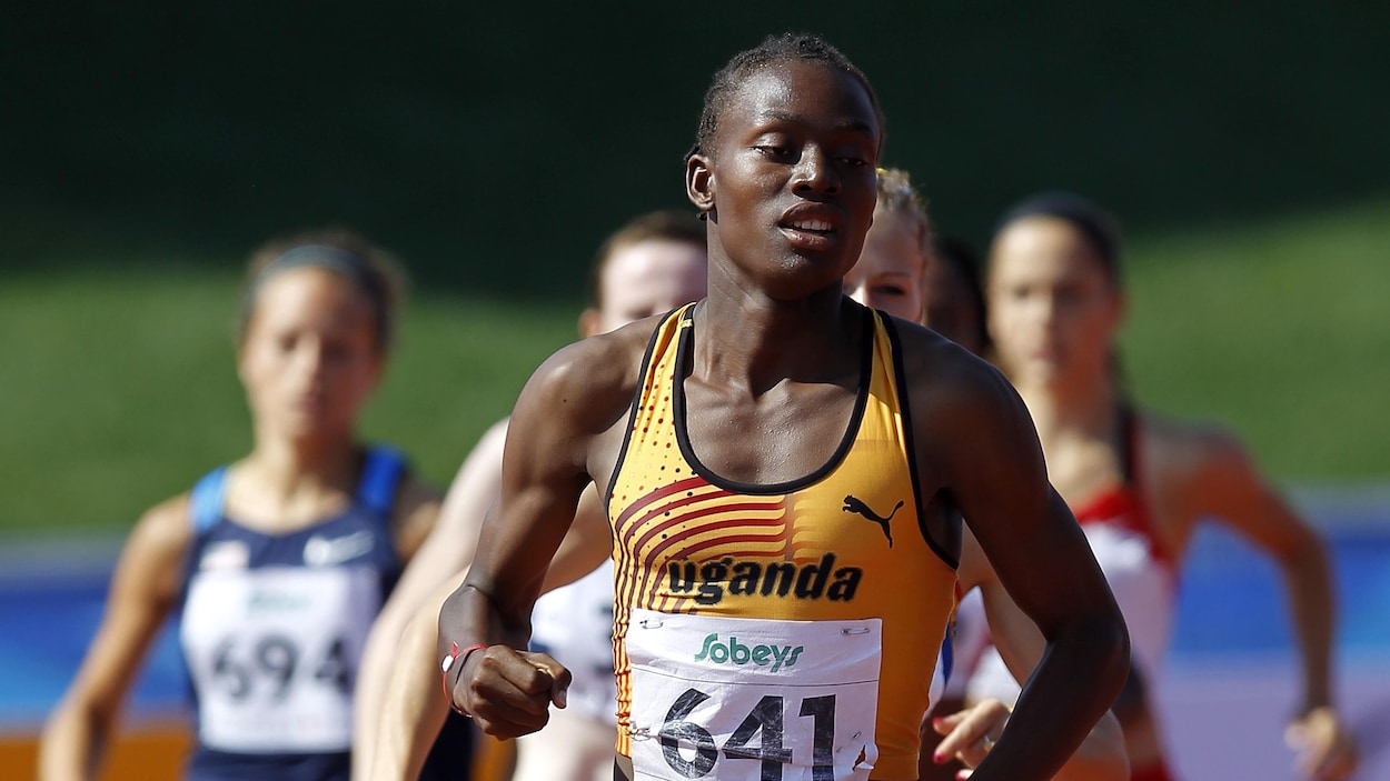 Elle court le 800 m aux mondiaux juniors de 2010.