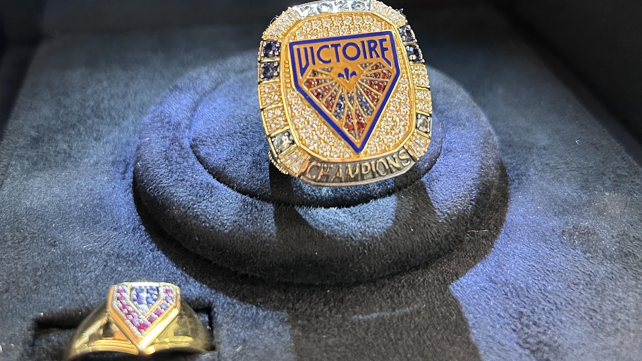 Les joueuses de la Victoire reçoivent leur bague de championnes de la Coupe Walter