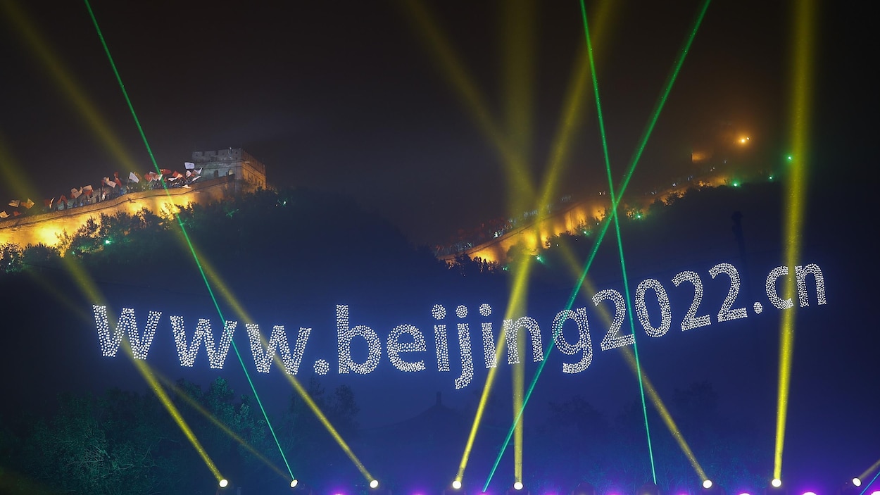 La Grande Muraille de Chine illuminée pour souligner l'obtention des Jeux olympiques de 2022. La Grande Muraille de Chine illuminée pour souligner l'obtention des Jeux olympiques de 2022.
