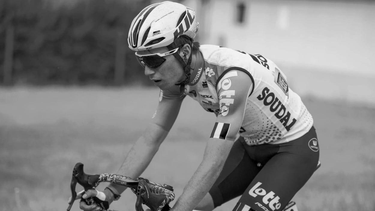 Bjorg Lambrecht est en selle sur son vélo.
