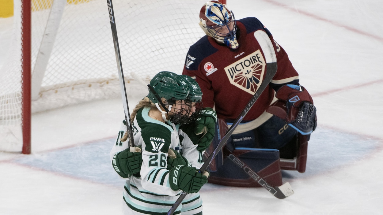 La Victoire perd le match et sa capitaine Marie-Philip Poulin