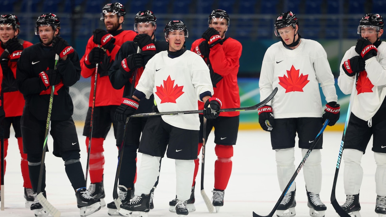L’équipe canadienne de hockey ne dormira pas au village olympique