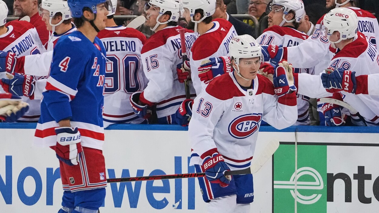 Un doublé de Caufield mène le Canadien à une 7e victoire d’affilée