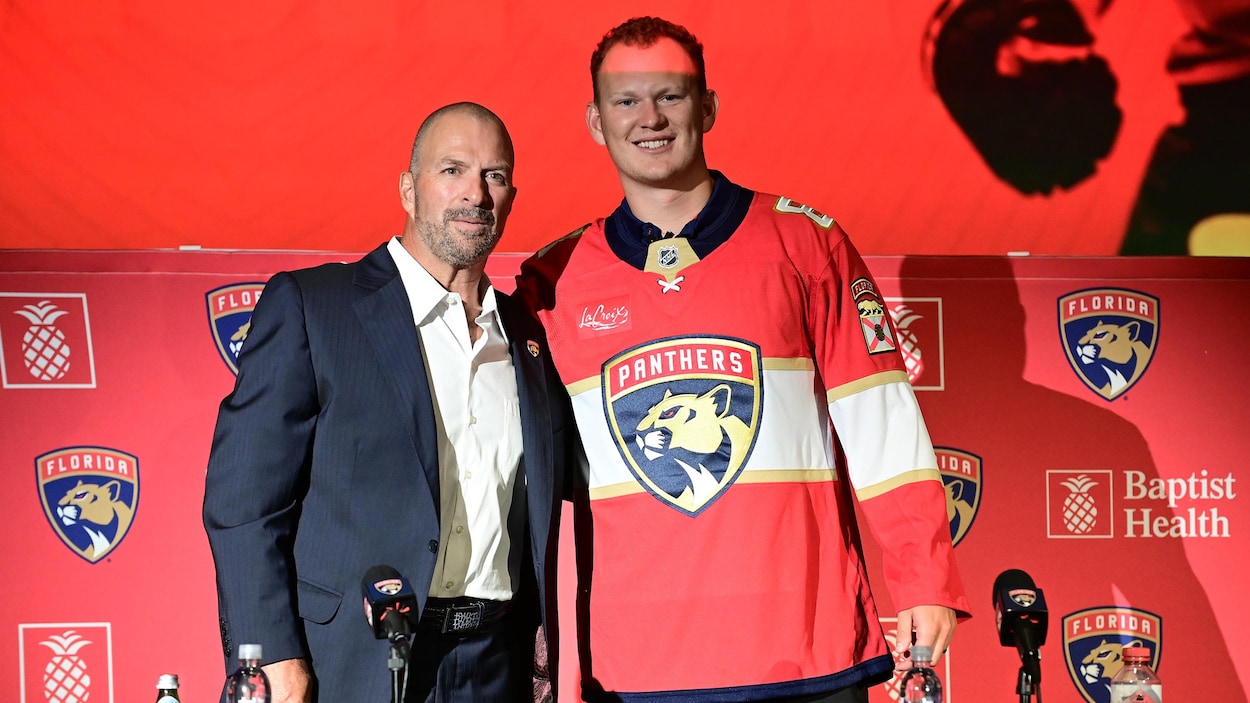 Brady Tkachuk excité de se joindre aux Panthers de la Floride