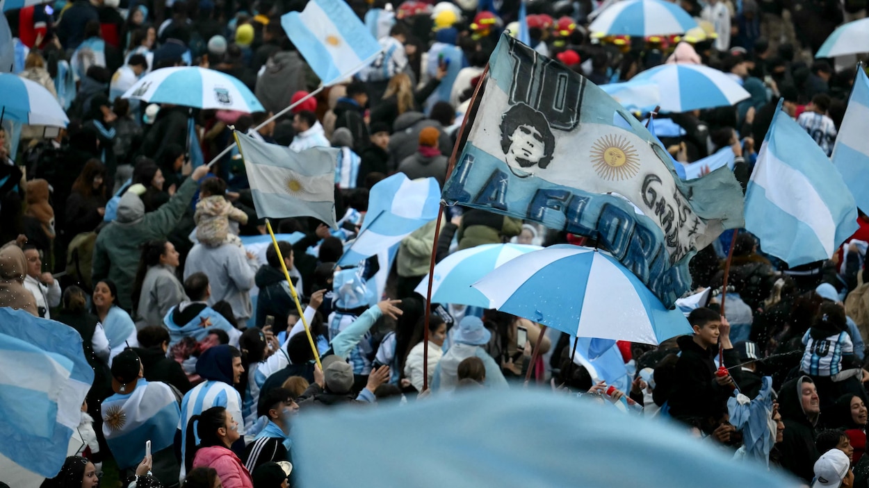 La sélection argentine de retour au pays, attendue par des milliers de partisans