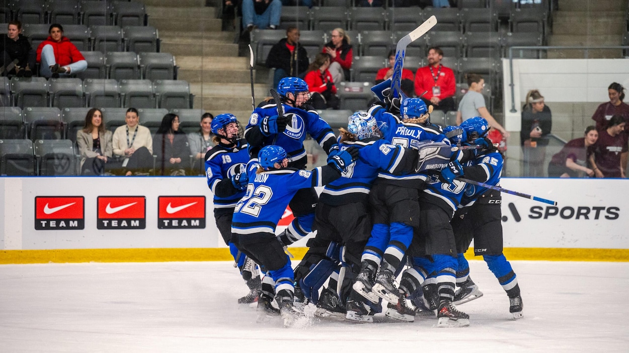 Les Carabins remportent le titre national en hockey féminin