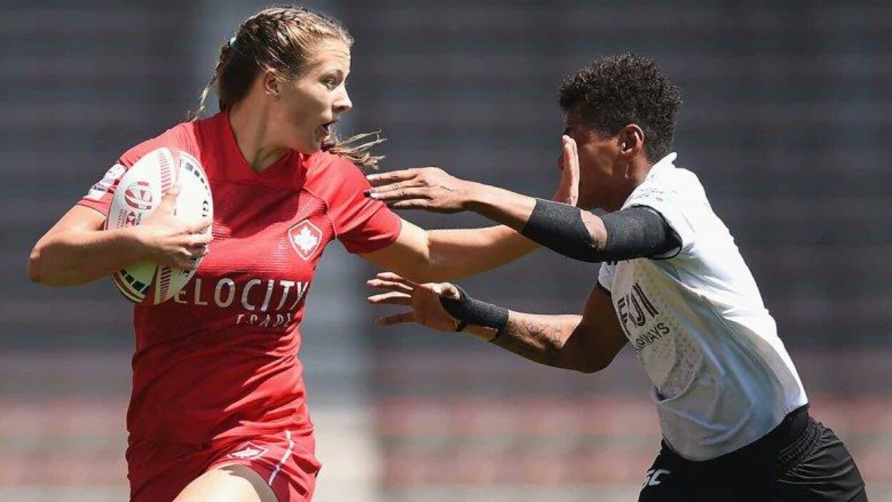 La Canadienne Caroline Crossley (à gauche)