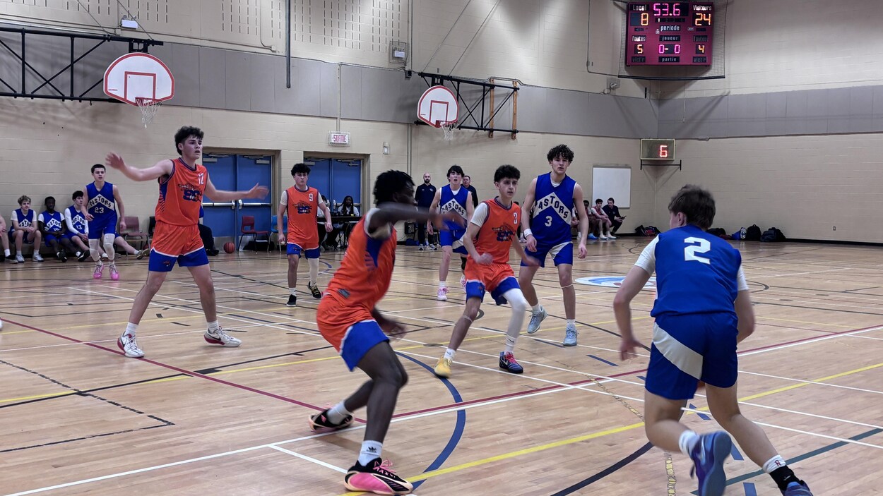 Du basketball en français, un atout pour l’École Sainte-Anne