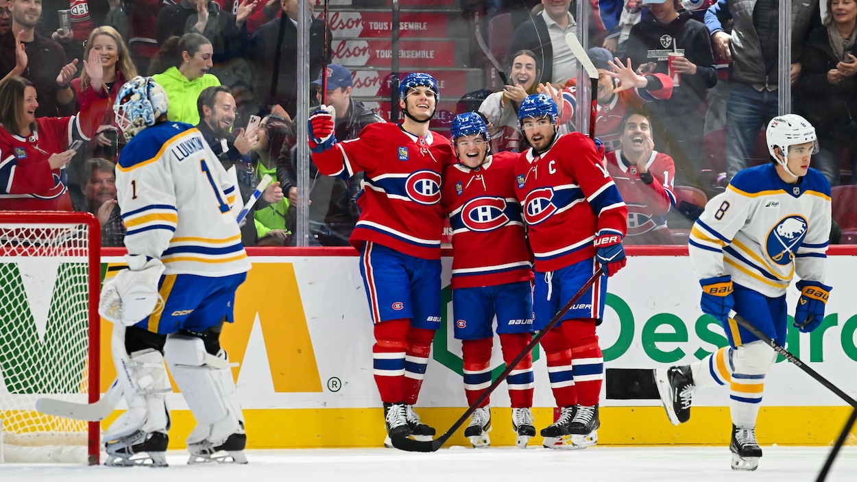 Caufield marque en prolongation et le Canadien bat les Sabres