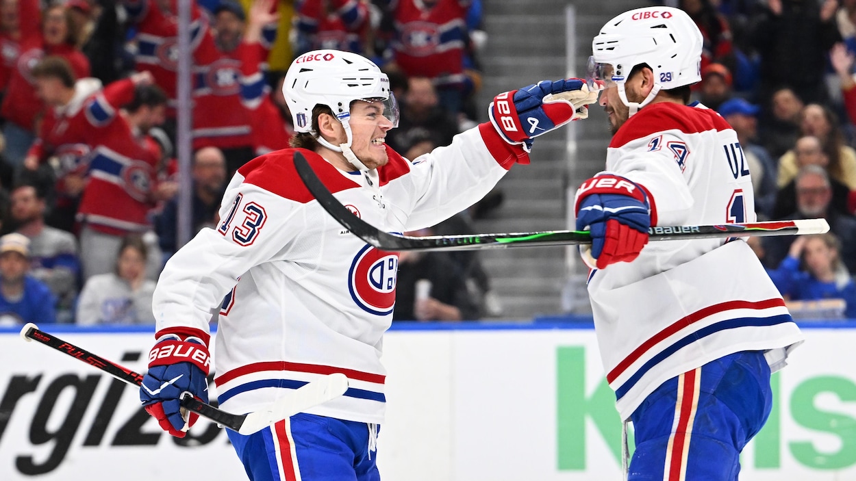 Nick Suzuki remporte le trophée Selke, Cole Caufield, le Lady Byng