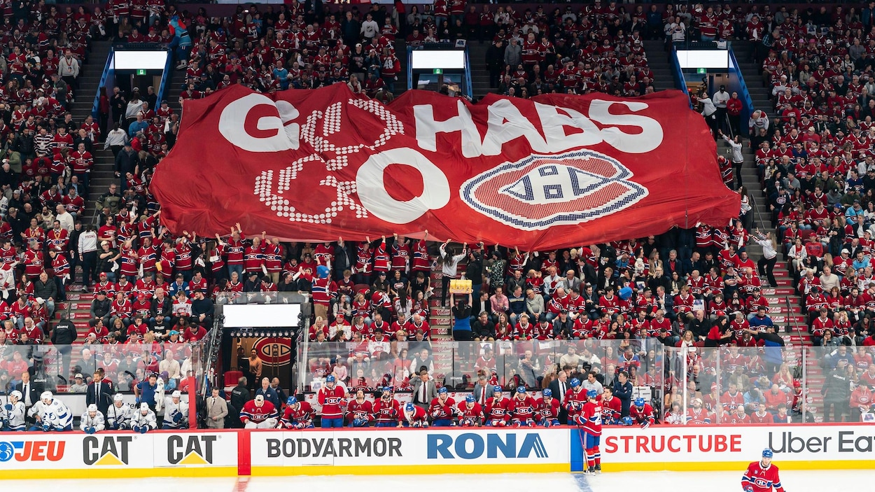 La tradition du Canadien est devenue une saucisse gonflable