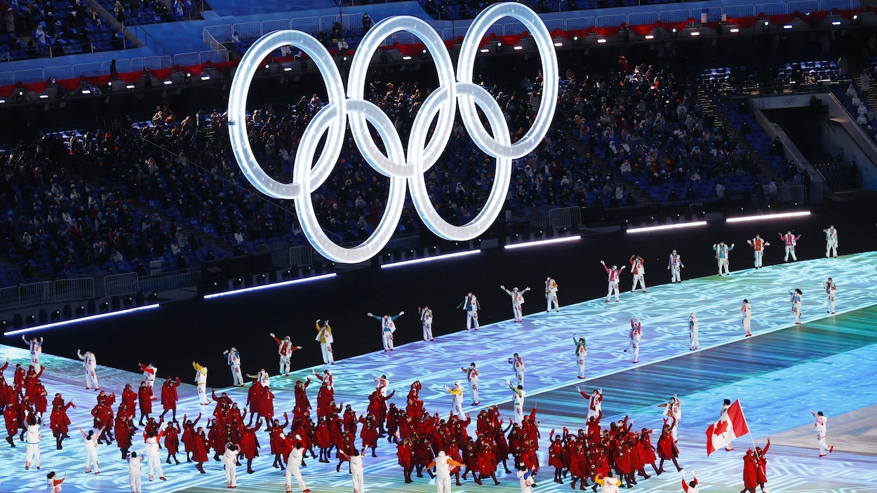 https://images.radio-canada.ca/q_auto,w_1250/v1/ici-info/sports/16x9/ceremonie-ouverture-pekin-jeux-olympiques-canada.jpg