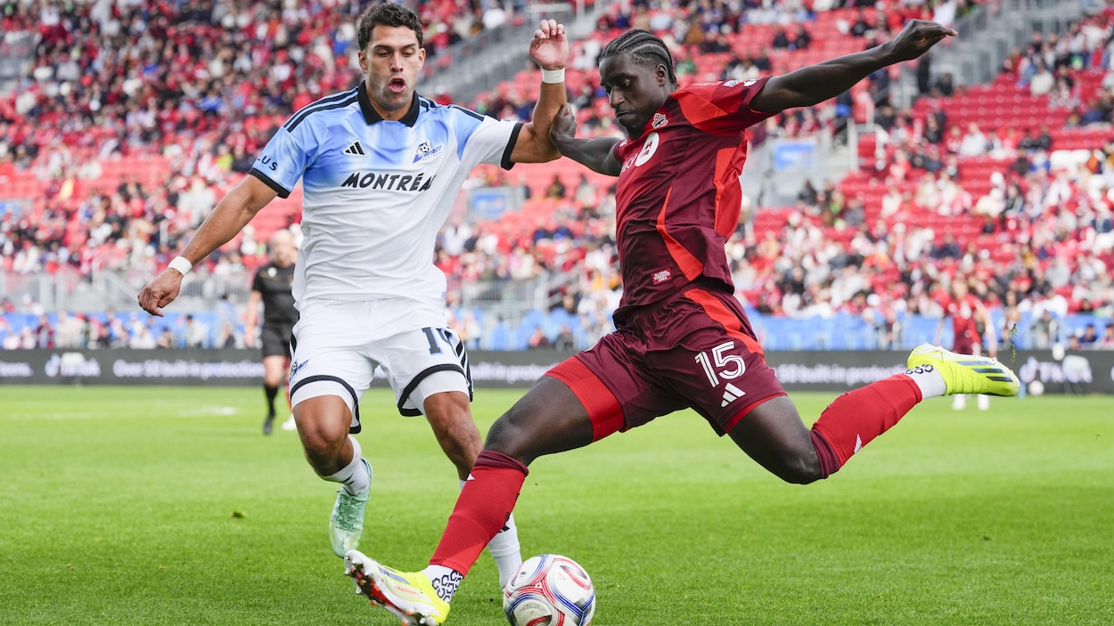 Le CF Montréal laisse filer son avance dans les arrêts de jeu à Toronto