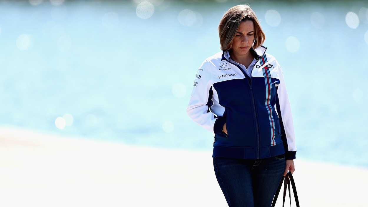 Claire Williams marche sur la passerelle du bassin olympique à Montréal en 2017. Claire Williams marche sur la passerelle du bassin olympique à Montréal en 2017.