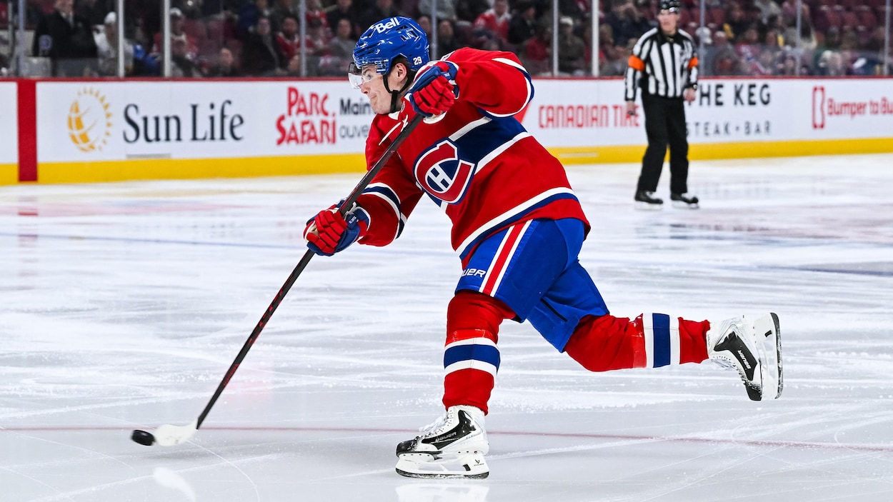Caufield marque en prolongation et le Canadien défait les Sénateurs
