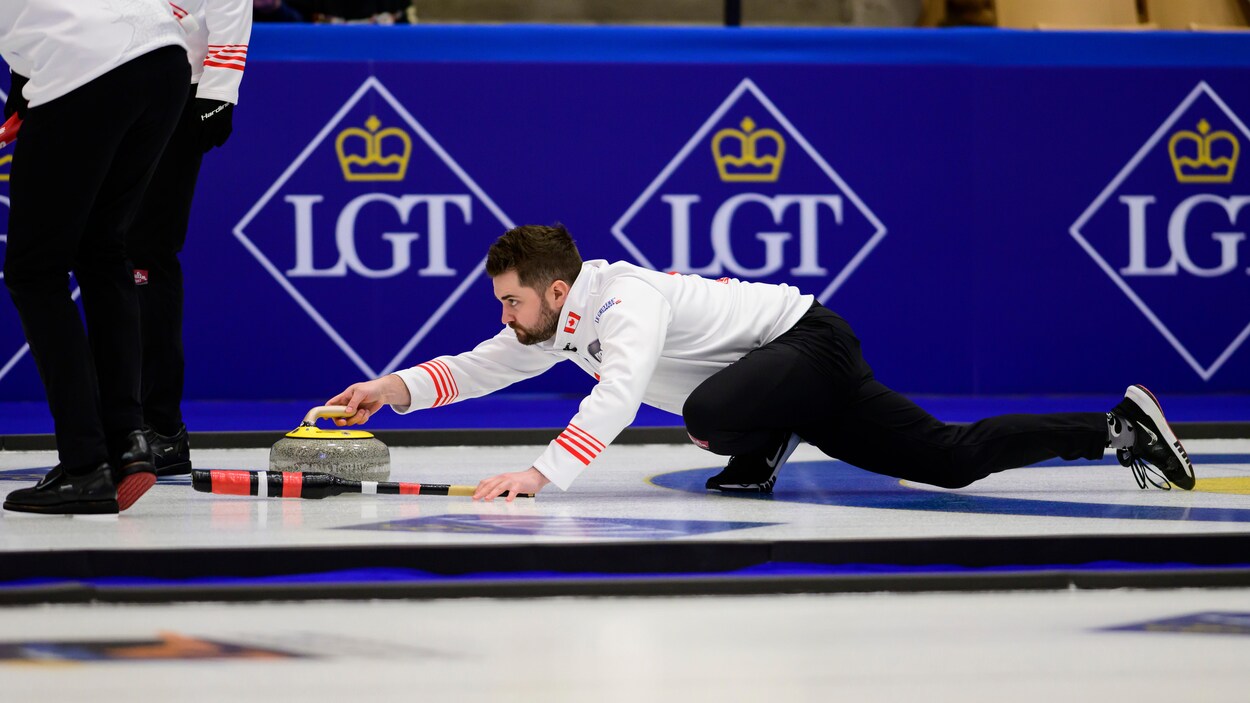 Les Canadiens accèdent aux demi-finales du Championnat du monde de curling