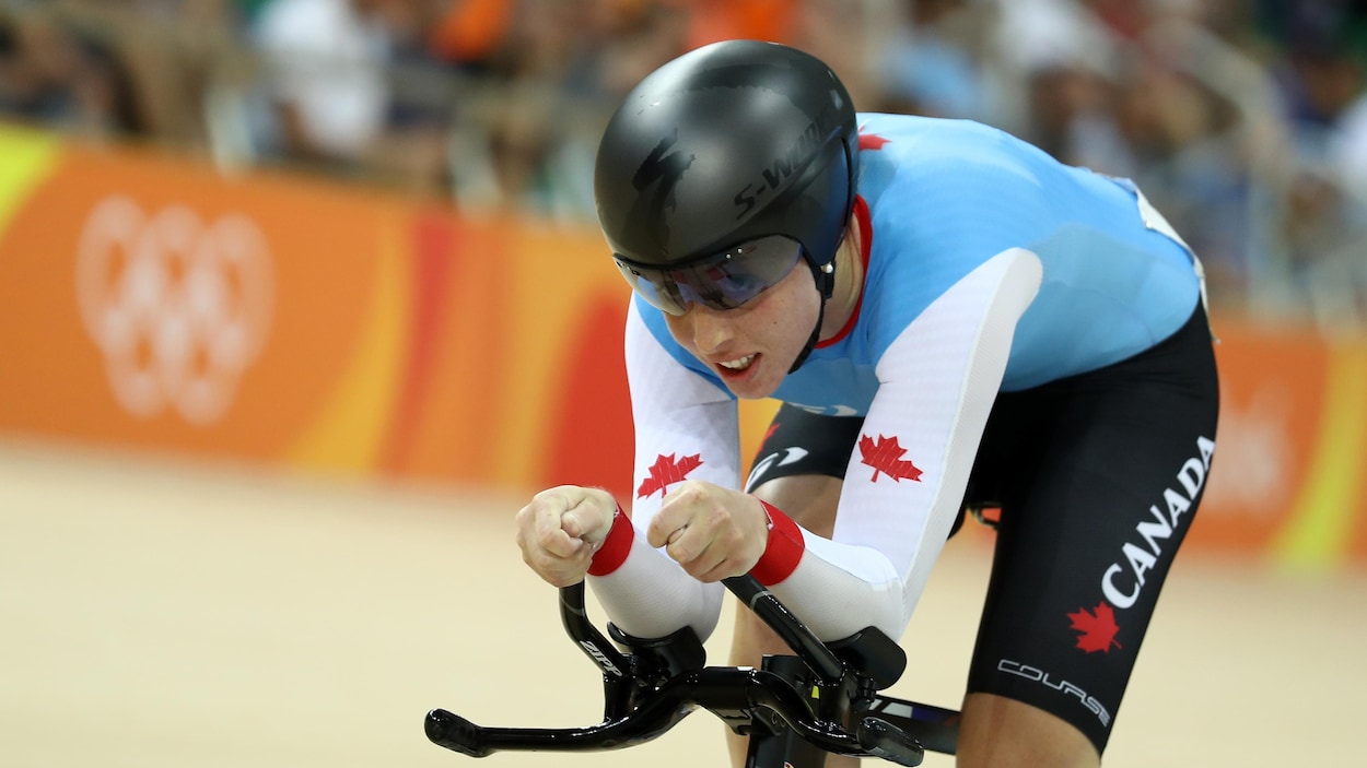 La cycliste canadienne Allison Beveridge en action aux Jeux de Rio
