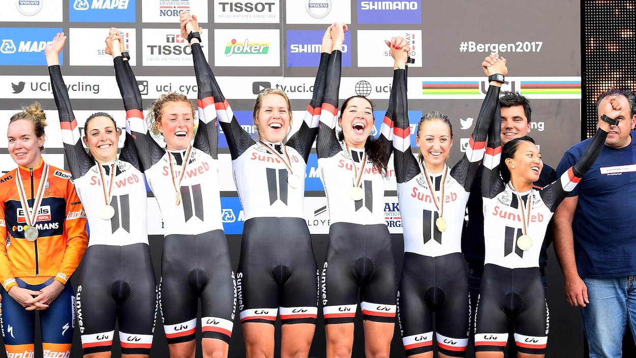 La Canadienne Leah Kirchmann et sa formation néerlandaise Sunweb ont triomphé au contre-la-montre par équipe des Championnats du monde de cyclisme sur route qui ont lieu à Bergen, en Norvège. La Canadienne Leah Kirchmann et sa formation néerlandaise Sunweb ont triomphé au contre-la-montre par équipe des Championnats du monde de cyclisme sur route qui ont lieu à Bergen, en Norvège.