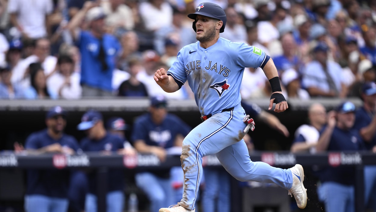 Les Blue Jays cèdent le voltigeur Daulton Varsho et le releveur Jeff Hoffman