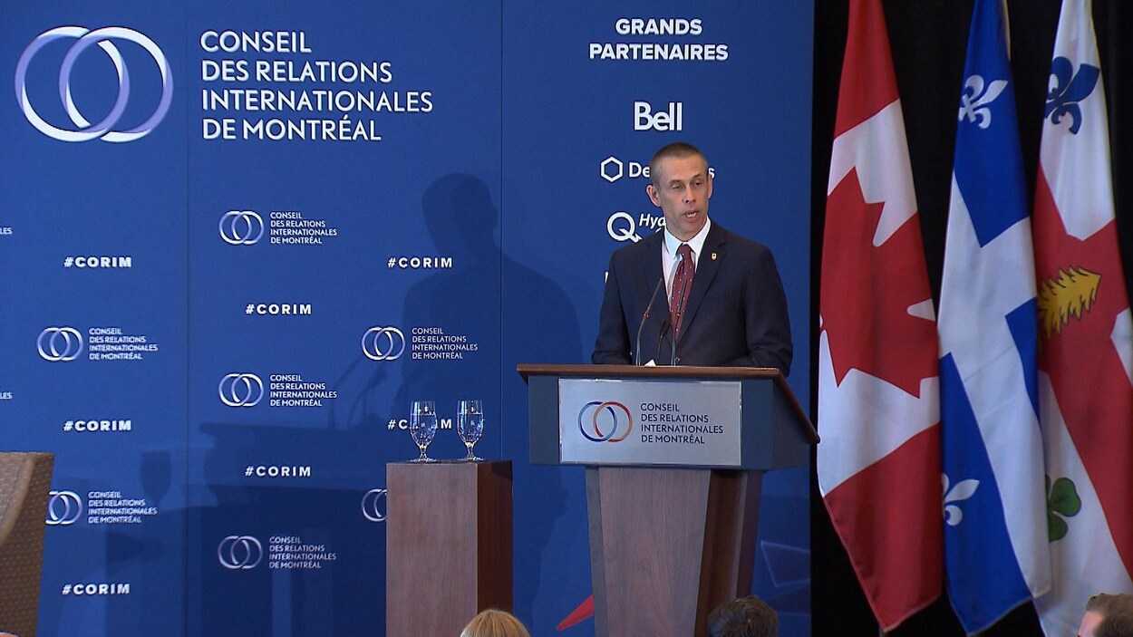 Il prononce une conférence devant le Conseil des relations internationales de Montréal