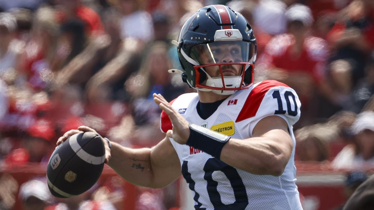 Le quart-arrière des Alouettes Davis Alexander cumule les honneurs