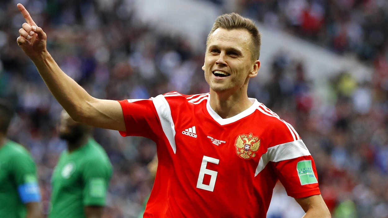 Denis Cheryshev célèbre son but lors du premier match de la Coupe du monde 2018 entre la Russie et l'Arabie saoudite Denis Cheryshev célèbre son but lors du premier match de la Coupe du monde 2018 entre la Russie et l'Arabie saoudite