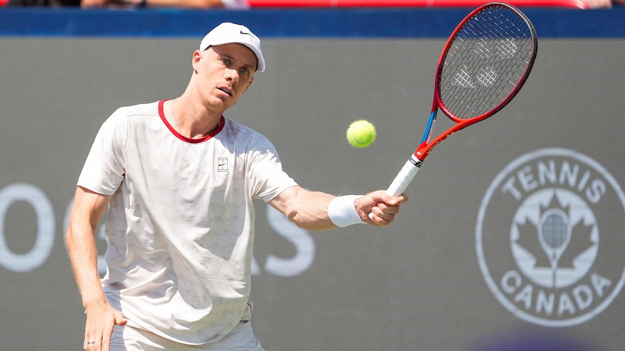 Shapovalov abandonne à Montréal, Chan passe près de créer une autre surprise