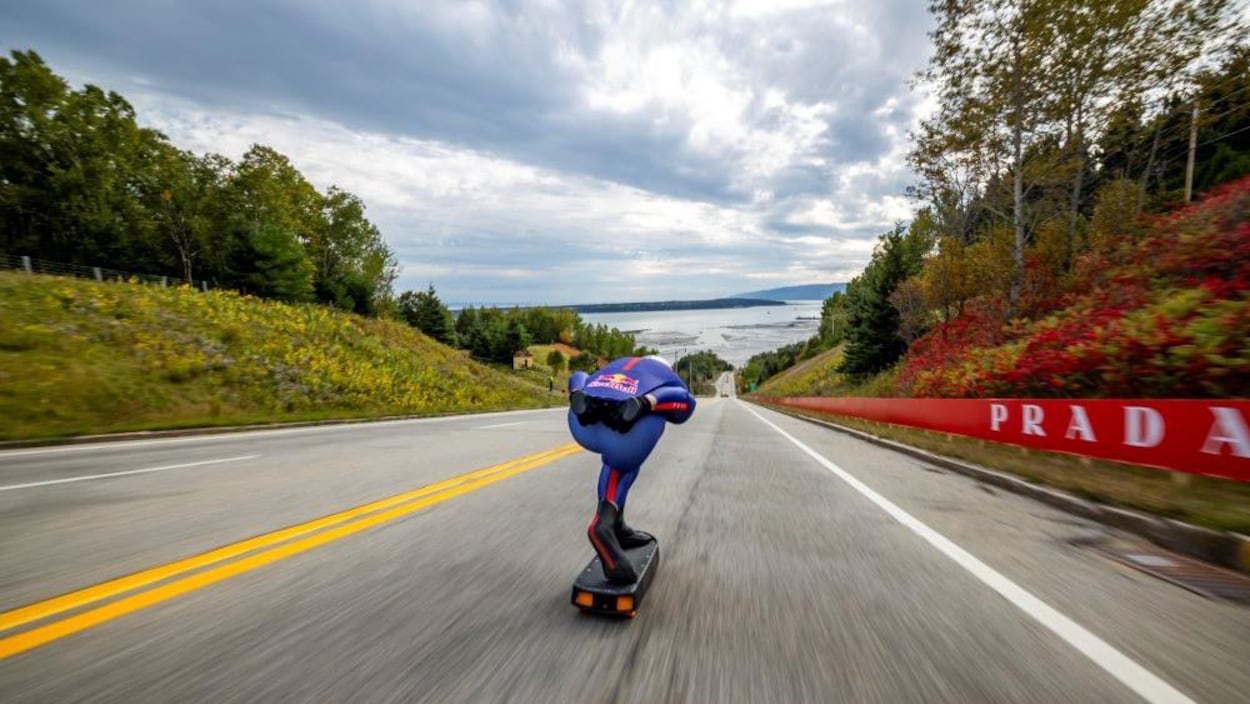 Un record à 151,83 km/h en planche à roulettes sur une route du Québec