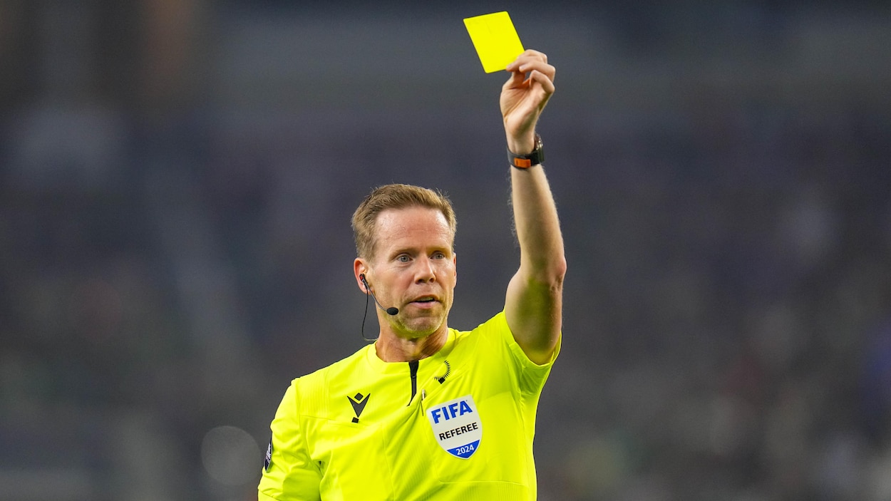 L’arbitre canadien Drew Fischer prendra part à la Coupe du monde de soccer