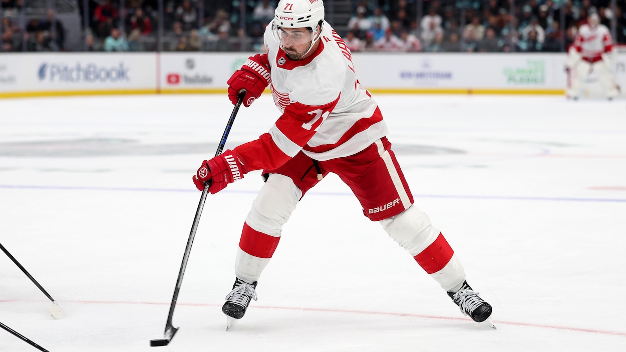 Dylan Larkin laissé de côté par les Red Wings en attendant un échange