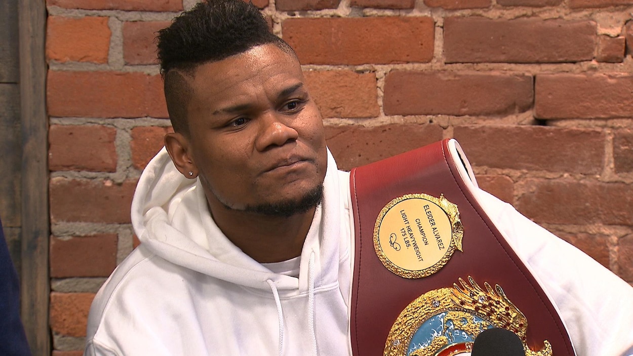 Eleider Alvarez avec sa ceinture de champion
