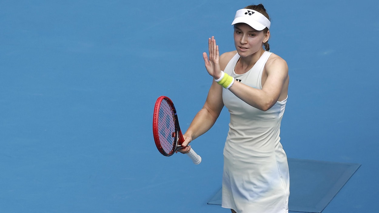 Elena Rybakina défait Iga Swiatek et retrouve les demi-finales à Melbourne