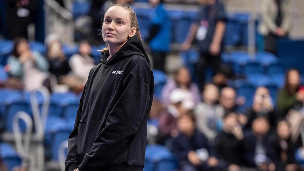 Le forfait d’Elena Rybakina pousse Leylah Annie Fernandez en demi-finales à Tokyo