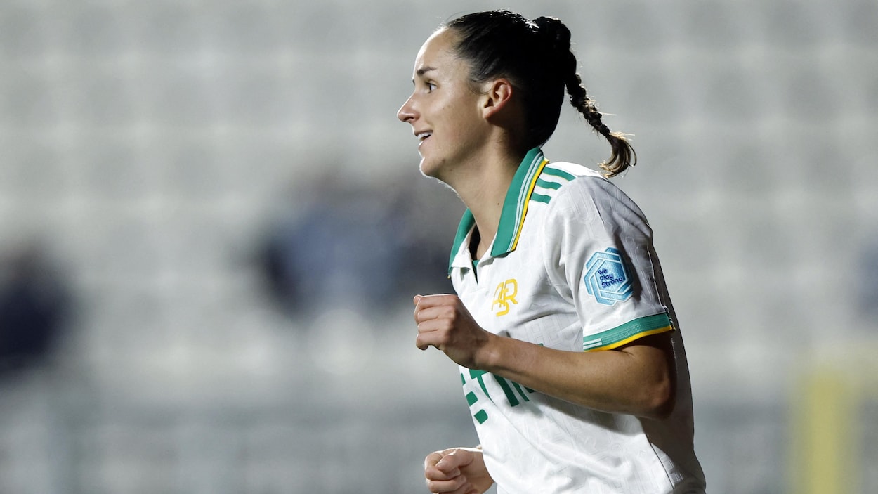 Évelyne revient à Paris
