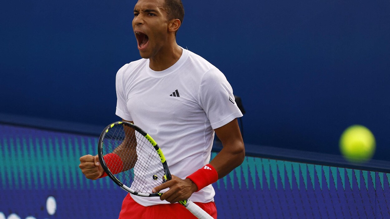 Félix Auger-Aliassime en demi-finales à Dubaï | Radio-Canada