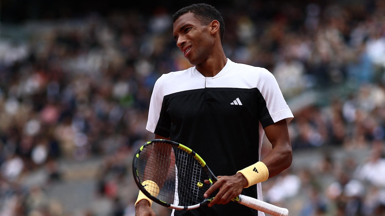 Félix Auger-Aliassime ne fait pas le poids face à Carlos Alcaraz à Paris