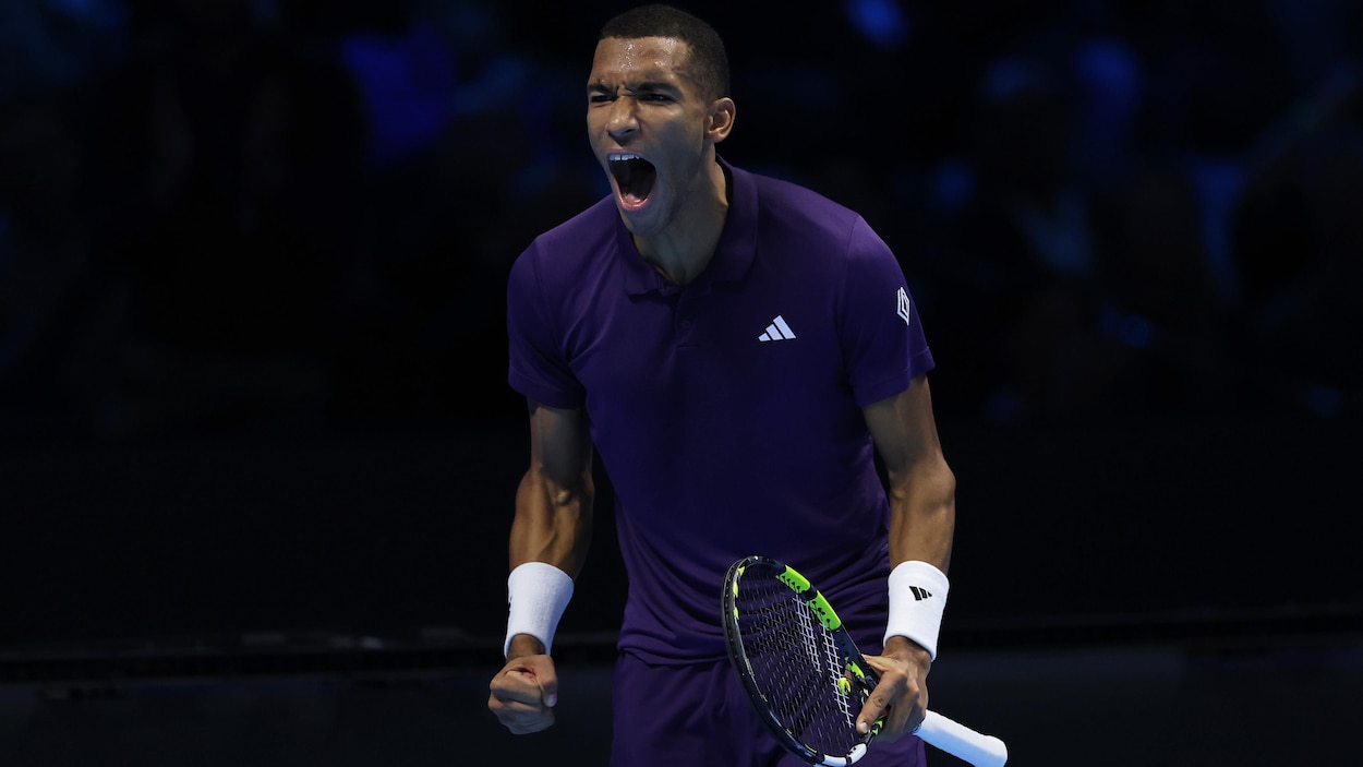 Auger-Aliassime s’accroche et bat Shelton aux finales de l’ATP