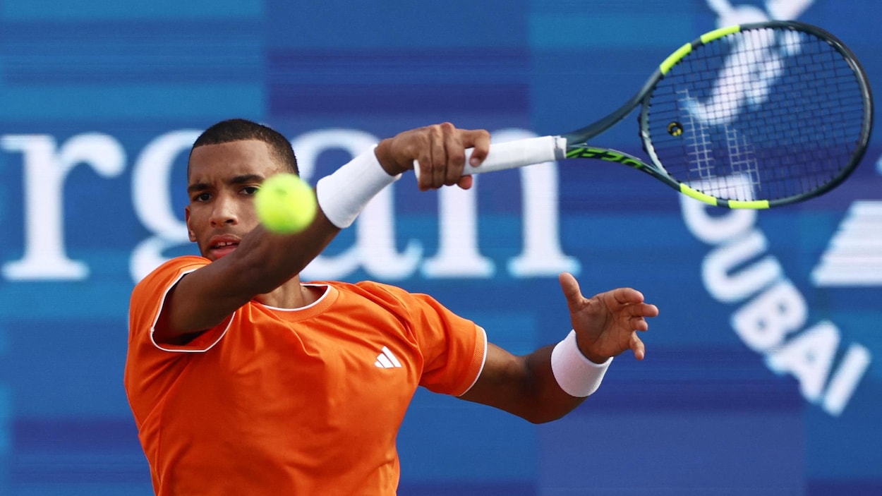 Félix Auger-Aliassime passe en quarts de finale à Dubaï