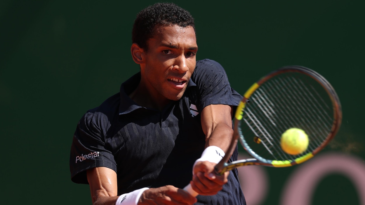 Félix Auger-Aliassime passe en quarts de finale à Monte-Carlo