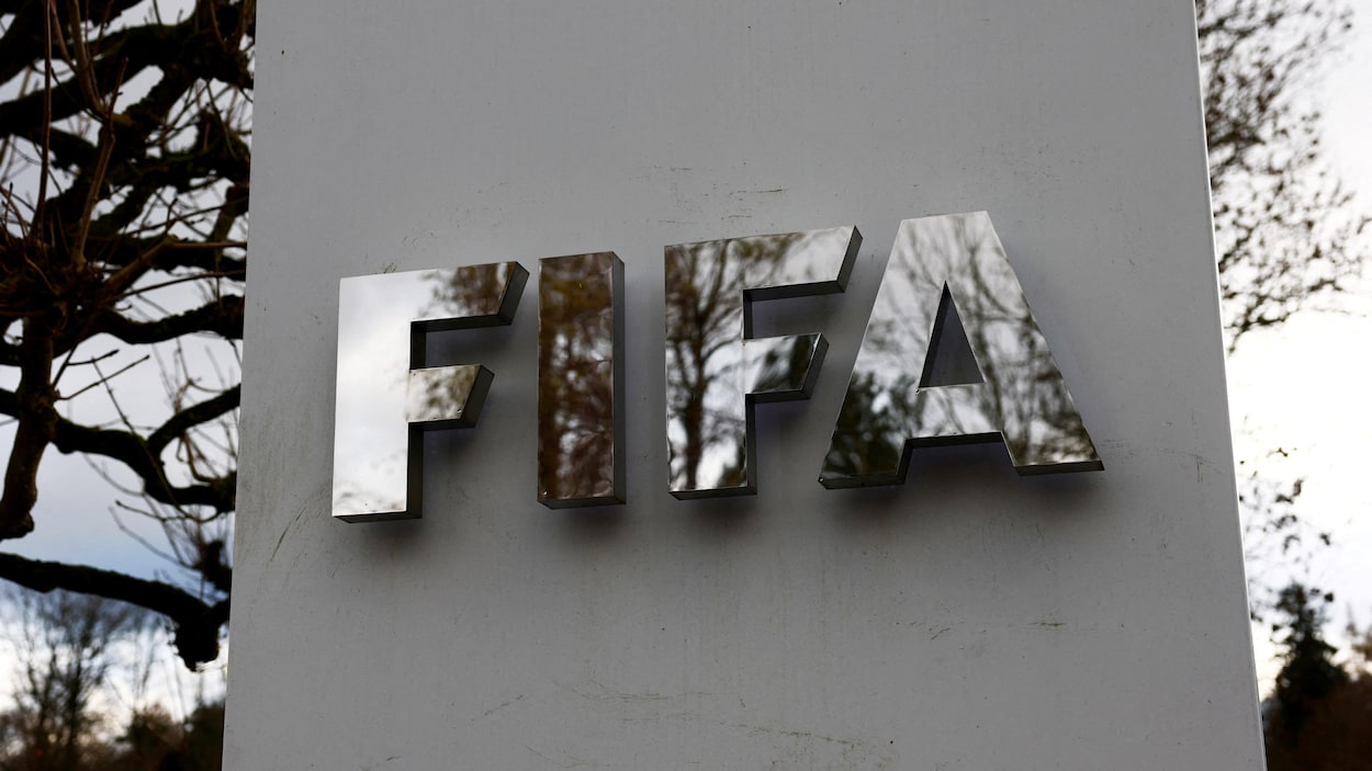 La FIFA dénonce « un effort concerté et continu » pour affaiblir Infantino