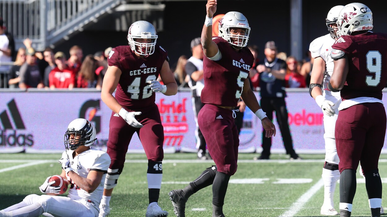 Jackson Bennett, après un plaqué, lors du Panda Bowl en 2017