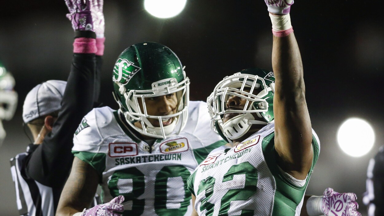 Les Roughriders de la Saskatchewan ont confirmé leur place en séries avec un gain de 30-7 contre les Stampeders de Calgary. Les Roughriders de la Saskatchewan ont confirmé leur place en séries avec un gain de 30-7 contre les Stampeders de Calgary.