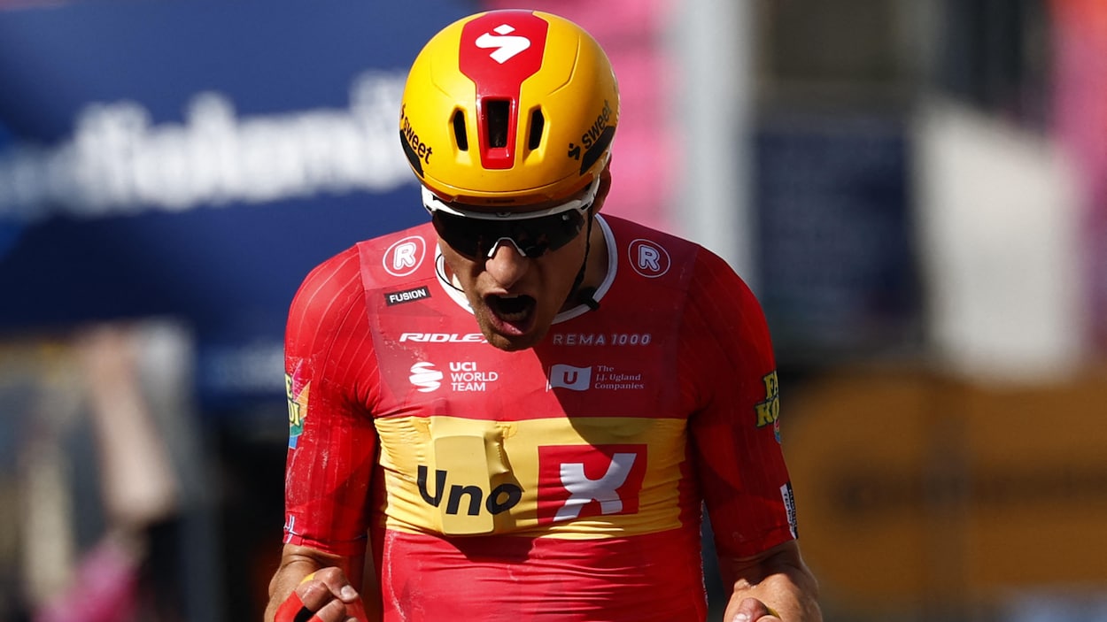 Dversnes gagne la 15e étape du Giro, Vingegaard demeure en rose